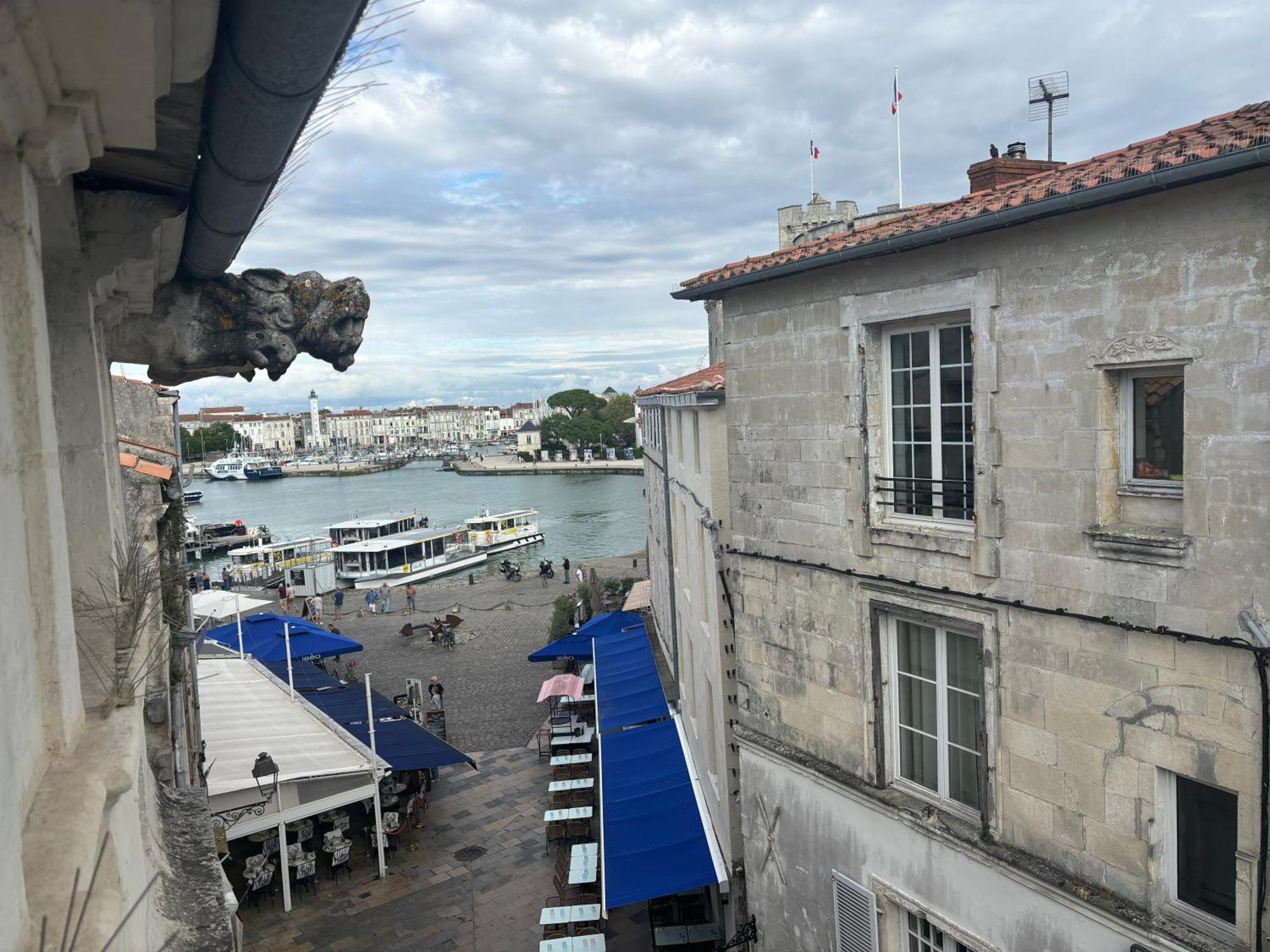 Apartment 3 Pieces Sur Le Vieux Port, Plein Centre *