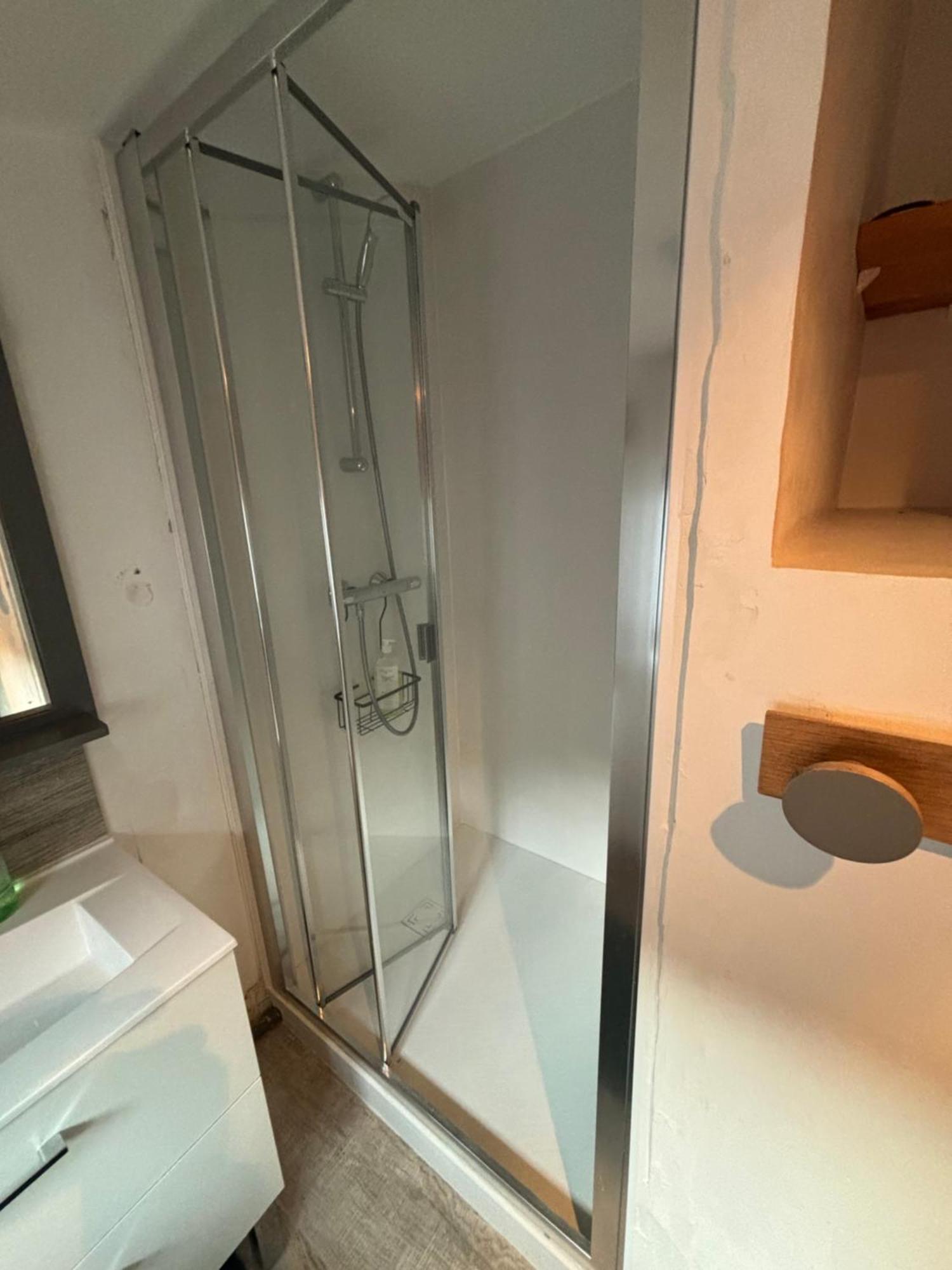 3 Pieces Sur Le Vieux Port, Plein Centre Apartment